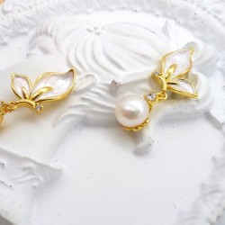 Butterfly Flat Pearl Stud Earrings