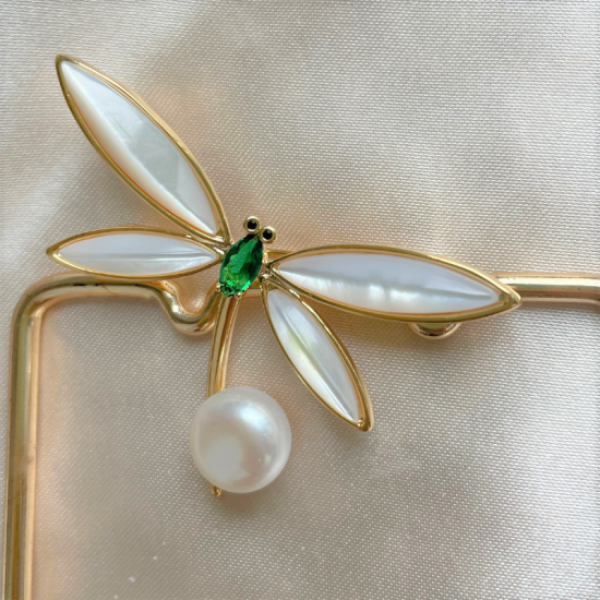 Dragonfly-Shaped Pearl Shell Brooch Pendant